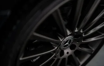 car-4048220_640